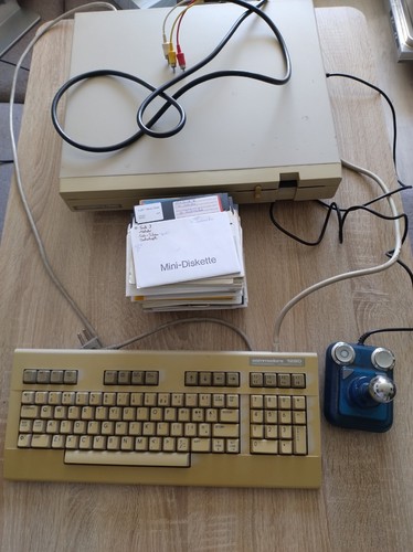 Commodore 128d c128 - 128d, c64