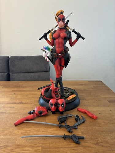 Lady deadpool statue wie - 1/4,