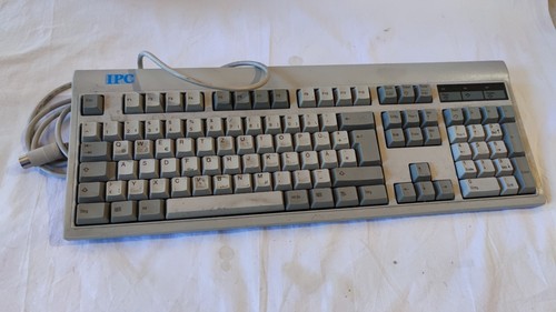 Alte tastatur anschluß - at,