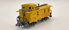 Spur N - Güterzug-Begleitwagen, 4-achsig, gelb ´WELLS, FARGO & Co.´, ´EXPRESS´