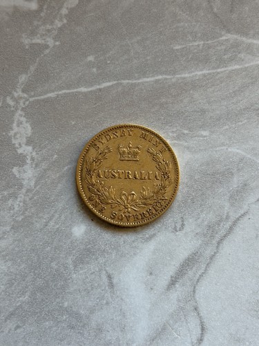 Gold sovereign 1870 sydney - gold,