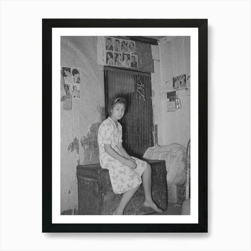 Mexikanisches mädchen sitzt - mädchen,