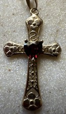 8kt 333 Gelbgold Halskette & Kreuz Anhänger mit Granat (Herzform) Besatz / 44 cm