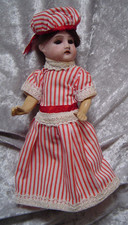 Kleine antike Puppe, sehr selten, Germany 6/0 gemalte Schuhe, Originalkleidung