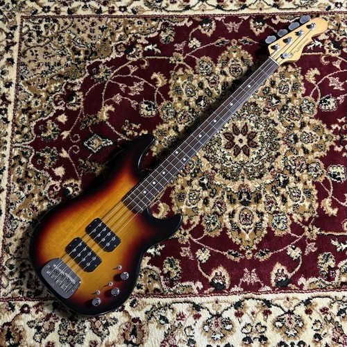 L2000 90s bass - g&l, body