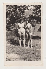 Hübscher süßer kurviger