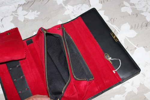 Altes schwarz leder schmuck - *altes,