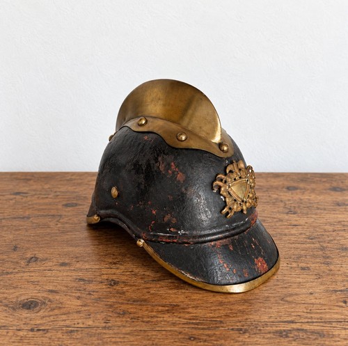 Antiker feuerwehrhelm leder - antiker,