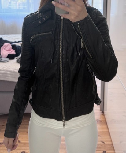 Schwarze lederjacke mit - lederjacke,