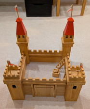 Ritterburg aus Holz – mit