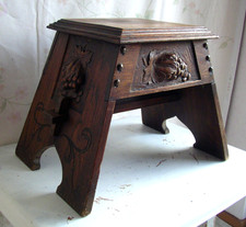 Frankreich antiker Hocker Schemel Fußbank Blumenhocker Holz geschnitzt um 1880