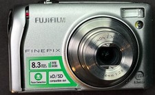 FUJIFILM FinePix F40 fd Digitalkamera silber / voll funktionsfähig
