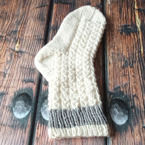 Handgestrickte socken beige - socken,,