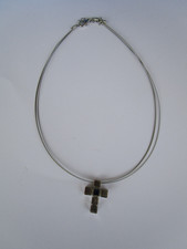 HALSKETTE DREIFACH DRAHT SEIL SILBERFARBEN CA 34 CM KREUZ MIT BLAUEM STRASS