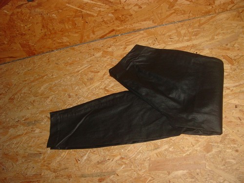Kunst-Lederhose