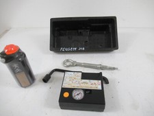 Peugeot 308 I SW 4E 09-14 Bordwerkzeug Abschleppöse Kompressor 9672984980