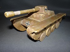 PANZER aus Holz, hergest. von