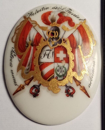 Kleines porzellan mit - kleines, wappen