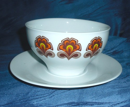 Suppentasse mit untertasse - suppentasse,