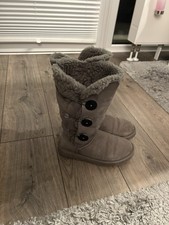 UGG Bailey Button Triplet