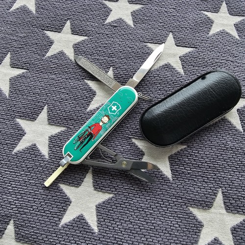 Victorinox classic limited - classic,