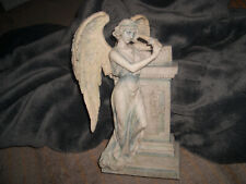 Grabengel mit Rose aus Polyresin ca. 26 cm hoch und 13 cm breit