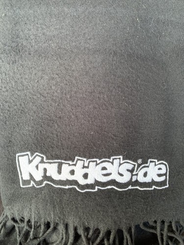 Knuddels schal schwarz - knuddels.de,
