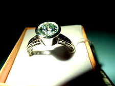 Silber Ring  mit  Moissanit -