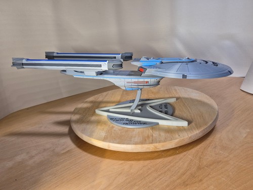 Gedrucktes modell uss - modell:,