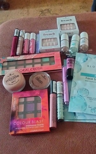 Essence und catrice 21 - und,