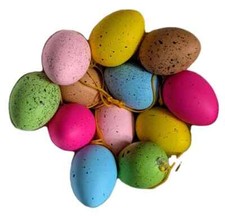 Ostereier mit kleinen Pünktchen zum Aufhängen Osterdekoration Kunststoffeier