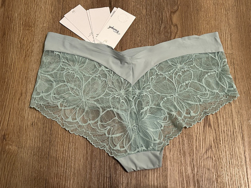 Triumph body make - triumph, illusion