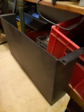 1x Montageplatte (Ablage) und 1x Anschlussleiste für Audio Rack
