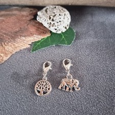 2 Schmuckanhänger mit