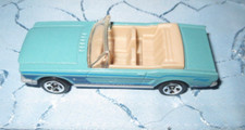 Hot Wheels `65 Ford Mustang Convertible Mattel 2013 Modellauto Cabrio Roadster