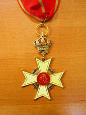 "Fürstlicher Hausorden mit Krone"   neuwertig