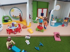 Playmobil Kita Regenbogen 70280 plus extra Verkleidungsset