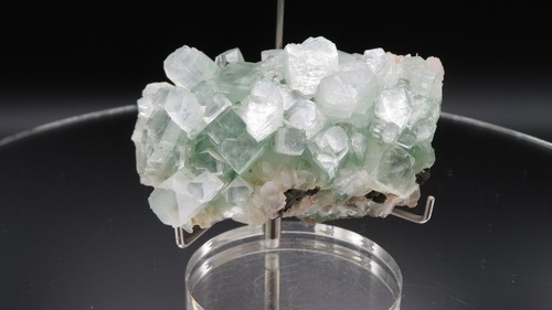 Fluorapophyllit-(K)