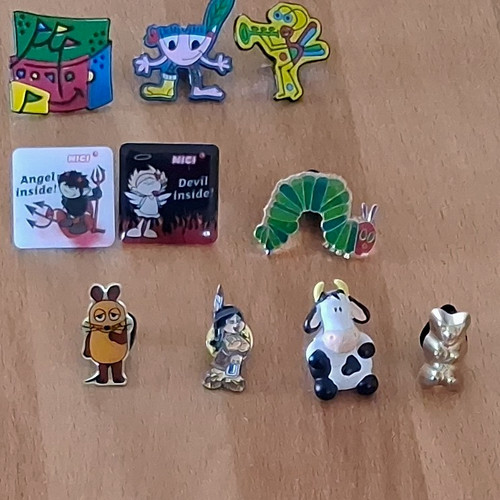 Nici pin konvolut - pin,