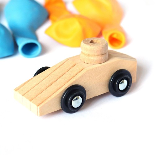 Auto mit latexballon - auto,
