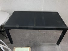 Sehr Schöner Outdoor Tisch