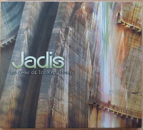 Jadis no fear of looking - --,