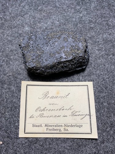 Braunit pyrolusit - braunit,,