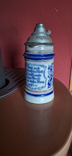 Schöner alter bierkrug mit - schöner,