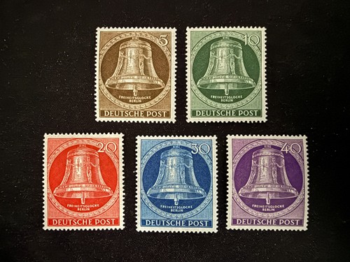 Berlin 1953 glocke - glocke, mittig