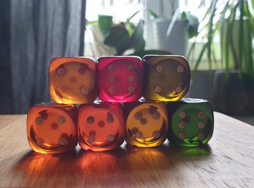 Bakelit würfel bunt ddr alt - bunt,