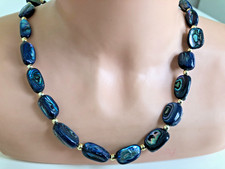 Vintage-Halskette. Perlmutt. Länge: min. 76 cm. Breite: max. 1 cm.