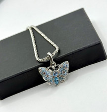 Swarovski Halskette Schmetterling – silberfarben mit blauen Kristallen 