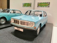 BOS 1/18 Volvo 144 1970 light