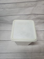 Vintage Tupperware Saltine